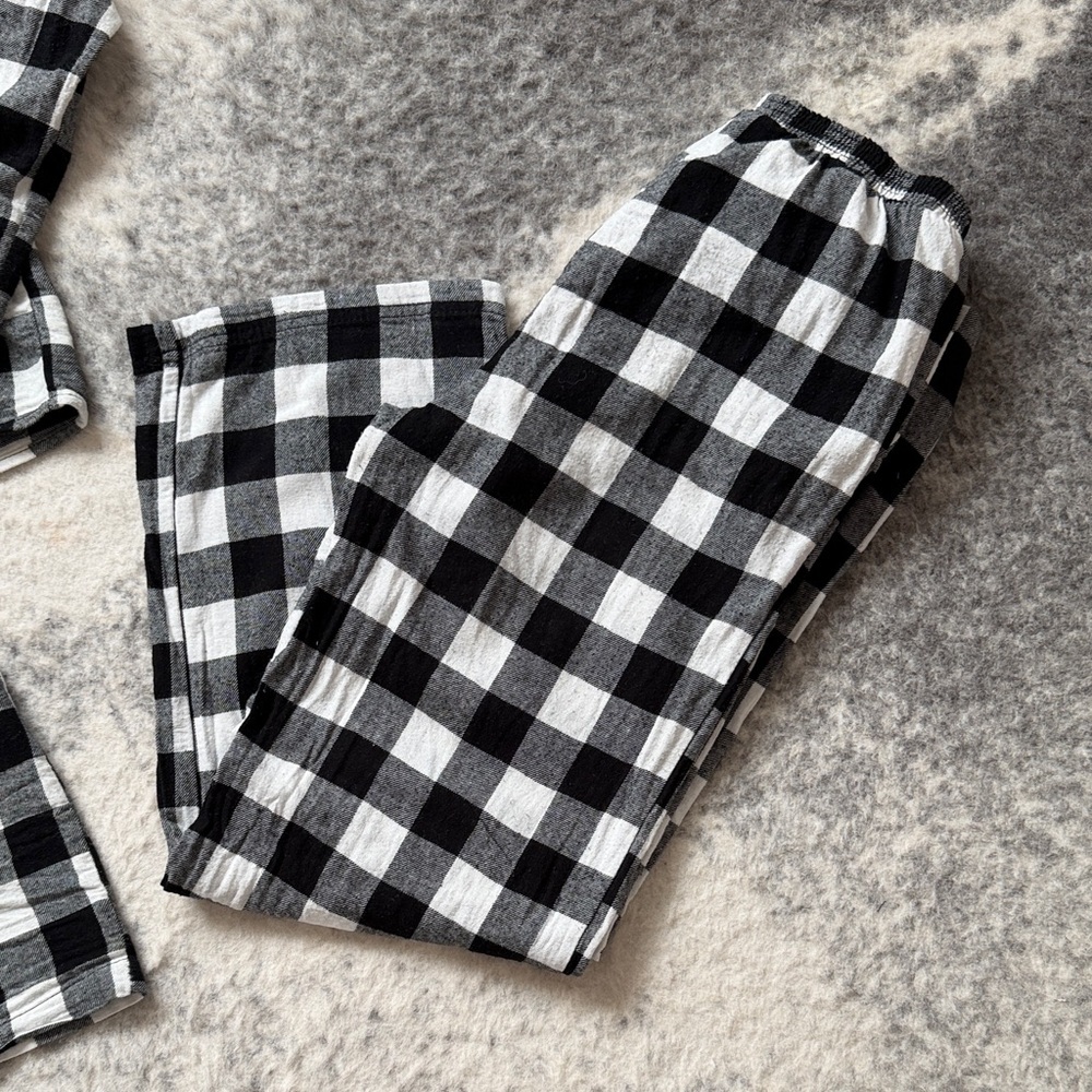 🔥4/$20 Flannel Pajama Set - Picture 3 of 14